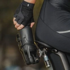 Topeak Tri-Backup Elite 2 Bottle Cage Seat Post Mounting -Rosebikes 94AE9E0F002AD9BA9B4B428EB1CD9701 1